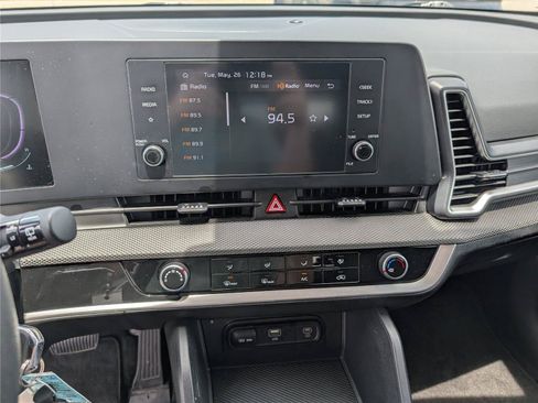 Used 2025 Kia Sportage LX FWD image 59
