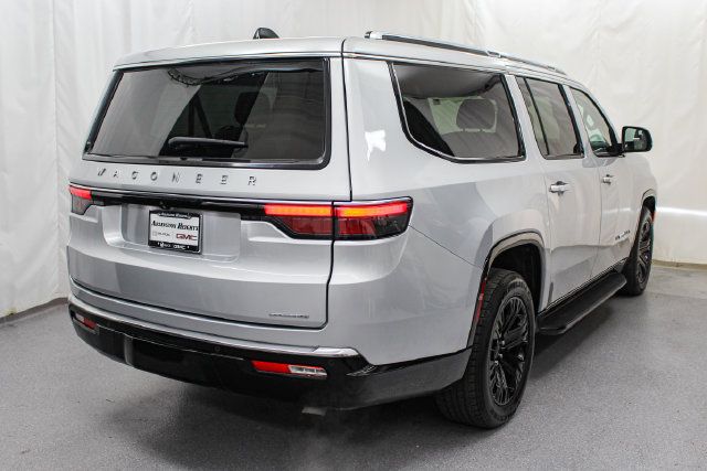 Used 2024 Jeep Wagoneer L Series II w/ Flexible Seating Group RWD image 11