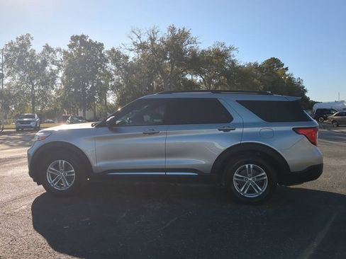 Used 2020 Ford Explorer XLT image 7