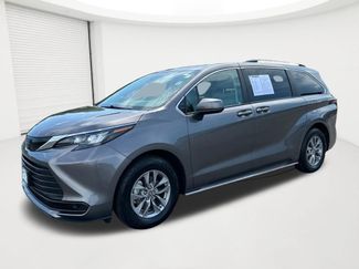 Used 2024 Toyota Sienna LE w/ LE Plus Package AWD/4WD video 1