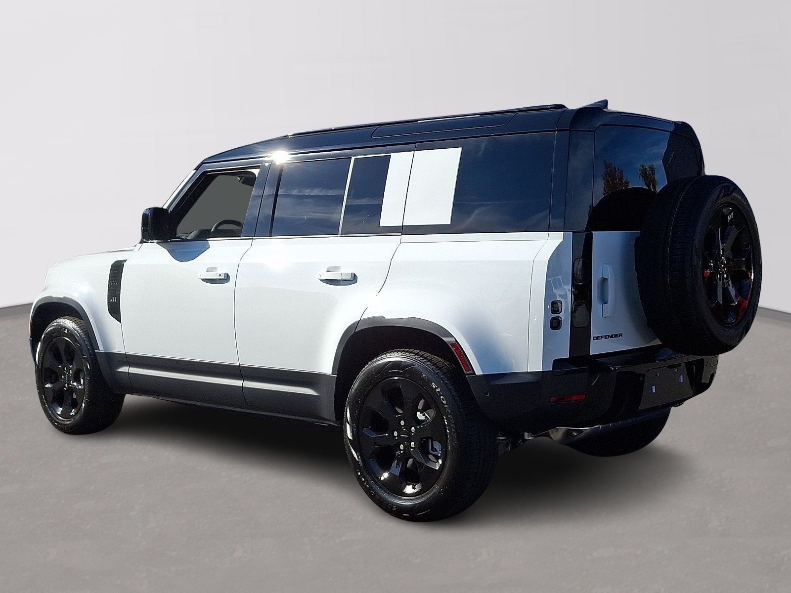 New 2026 Land Rover Defender 110 S AWD/4WD image 4