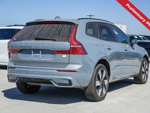 Used 2023 Volvo XC60 T8 Plus w/ Climate Package AWD/4WD image 4