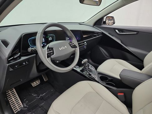 Used 2023 Kia Niro EX Touring FWD image 12