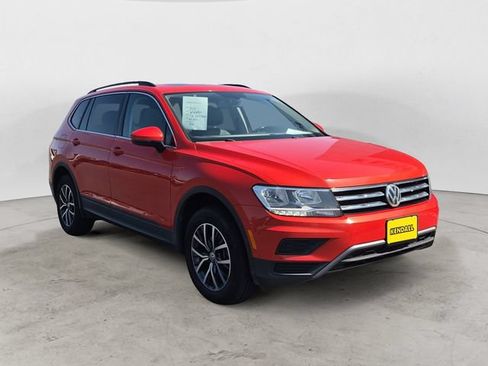 Used 2019 Volkswagen Tiguan SE w/ Panoramic Sunroof Package AWD/4WD image 3