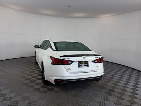 Certified 2022 Nissan Altima 2.5 SR w/ Midnight Edition Package image 8