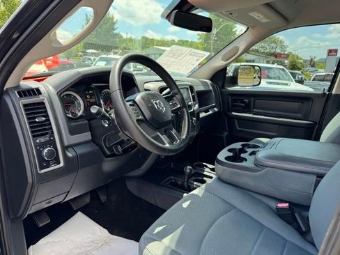 Used 2017 RAM 2500 Tradesman w/ Chrome Appearance Group AWD/4WD image 9
