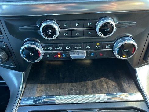 Used 2022 Ford F150 Lariat w/ Equipment Group 502A High image 30