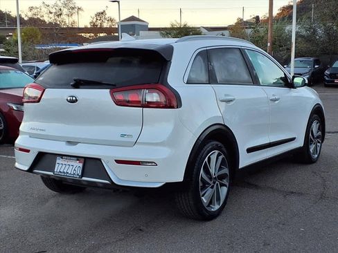 Used 2017 Kia Niro Touring image 4