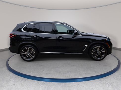 New 2026 BMW X5 xDrive50e w/ Executive Package AWD/4WD image 4