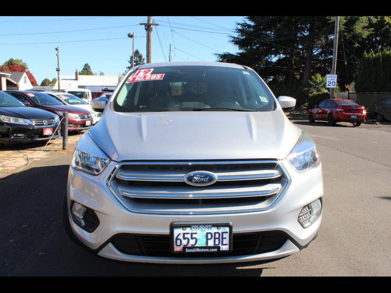 Used 2019 Ford Escape SE FWD image 2
