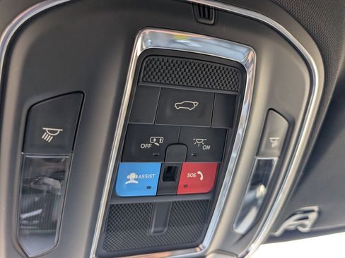 Used 2024 Jeep Wagoneer Series II AWD/4WD image 19