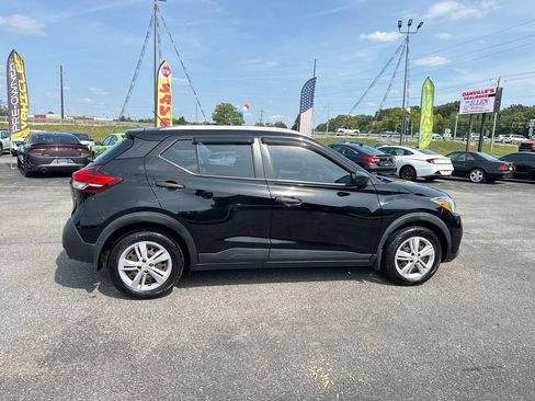 Used 2019 Nissan Kicks S FWD image 6