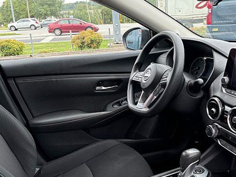 Used 2025 Nissan Sentra SV FWD image 11