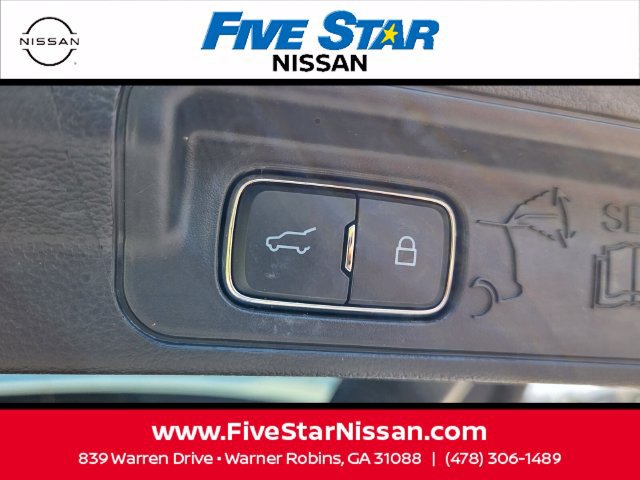 Used 2024 Ford Explorer XLT w/ Equipment Group 202A RWD image 14