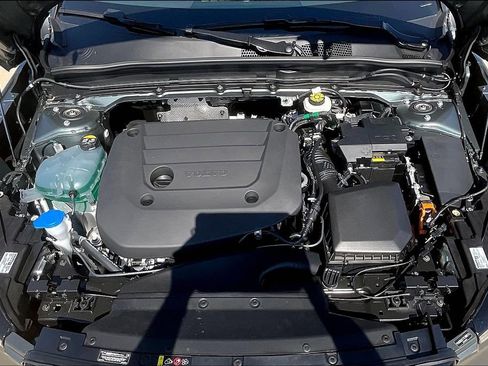 New 2026 Volvo XC40 B4 Plus w/ Climate Package image 23