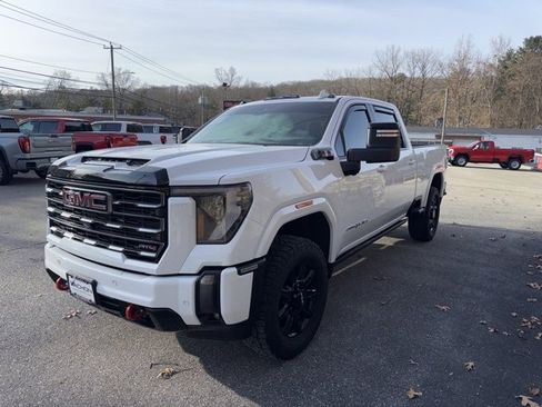 Used 2024 GMC Sierra 2500 AT4 w/ AT4 Premium Plus Package image 3