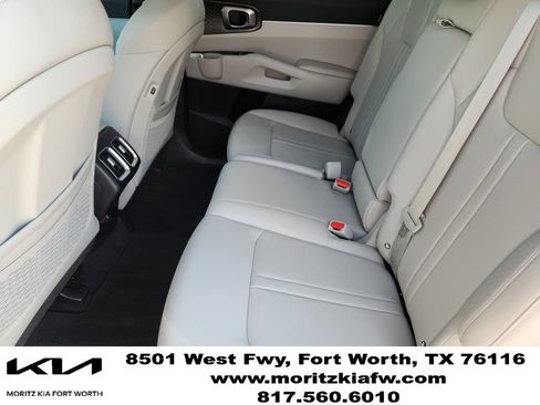 Used 2025 Kia Sorento S AWD/4WD image 19