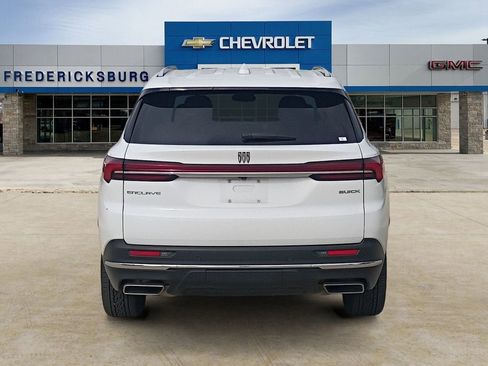 Used 2025 Buick Enclave Preferred FWD image 4