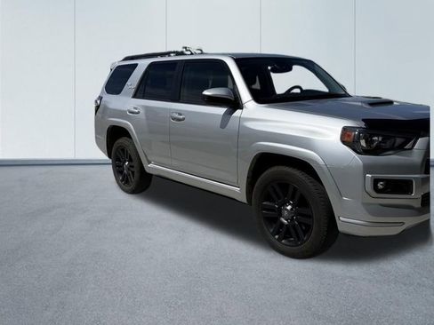 Used 2022 Toyota 4Runner TRD Sport AWD/4WD image 3