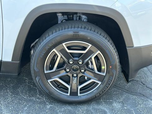 New 2026 Jeep Cherokee Laredo AWD/4WD image 14
