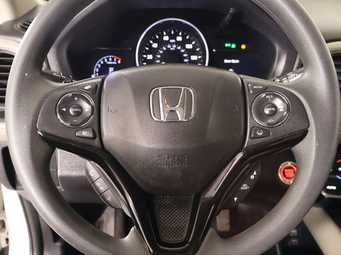 Used 2021 Honda HR-V EX image 3