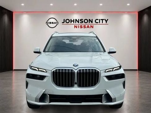 Used 2025 BMW X7 xDrive40i AWD/4WD image 9