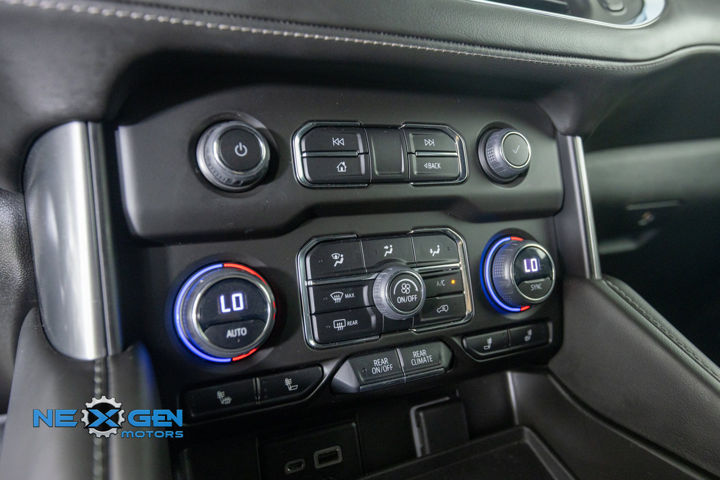 Used 2023 Chevrolet Tahoe Z71 w/ Max Trailering Package AWD/4WD image 22