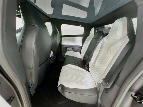 Used 2024 Tesla Cybertruck AWD Crew Cab image 24