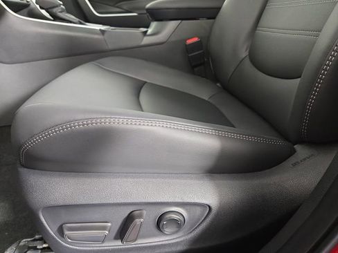 Used 2025 Toyota RAV4 XLE Premium image 30