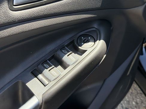 Used 2019 Ford Escape Titanium FWD image 22