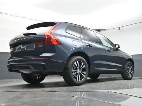 New 2025 Volvo XC60 B5 Core image 38