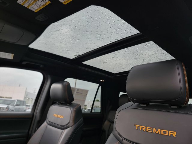 Certified 2025 Ford Expedition Tremor AWD/4WD image 4