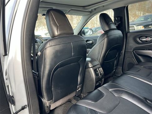 Used 2022 Jeep Cherokee Limited image 16