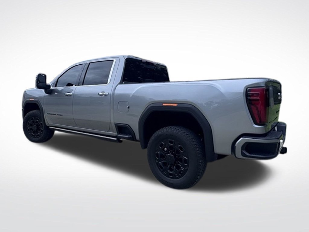Used 2026 GMC Sierra 3500 Denali Ultimate w/ LPO, Black Badging Package AWD/4WD image 7