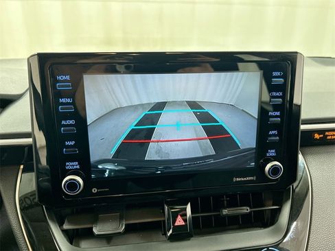 Used 2022 Toyota Corolla LE image 15