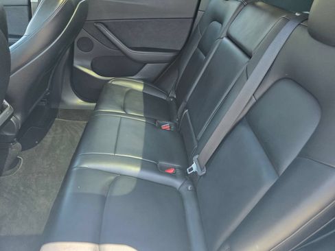 Used 2021 Tesla Model Y Long Range AWD/4WD image 15