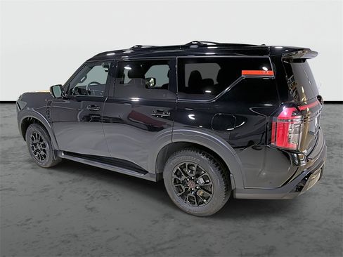 Used 2025 Nissan Armada PRO-4X image 2