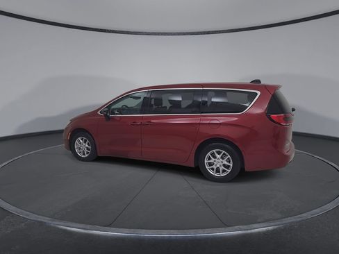 Certified 2024 Chrysler Pacifica Touring-L FWD image 12