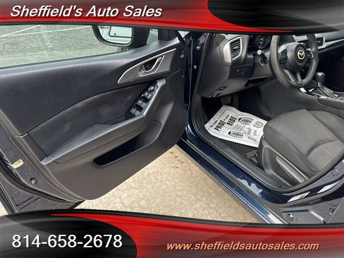 Used 2018 MAZDA MAZDA3 Sport image 21