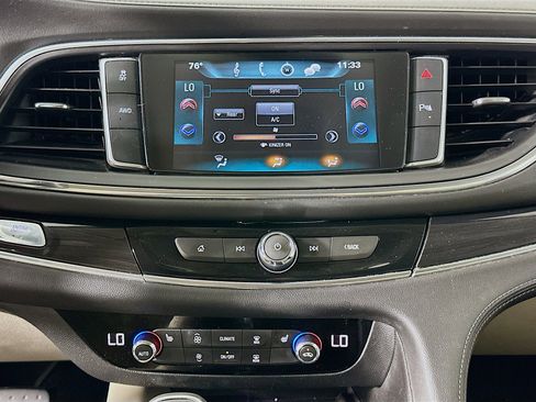 Used 2019 Buick Enclave Essence AWD/4WD image 23