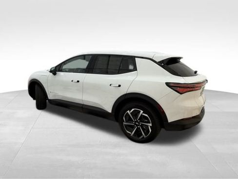 New 2026 Chevrolet Equinox EV LT image 2