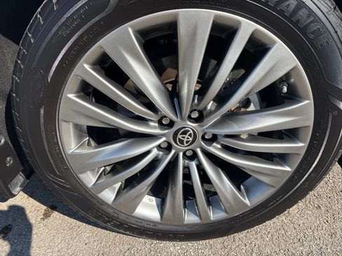 Used 2021 Toyota Highlander Platinum image 18