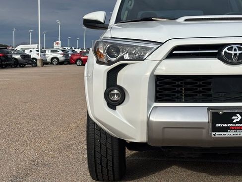 Certified 2024 Toyota 4Runner TRD Off-Road image 4