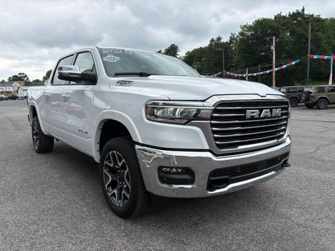 Used 2025 RAM 1500 Laramie w/ Off Road Group AWD/4WD image 5