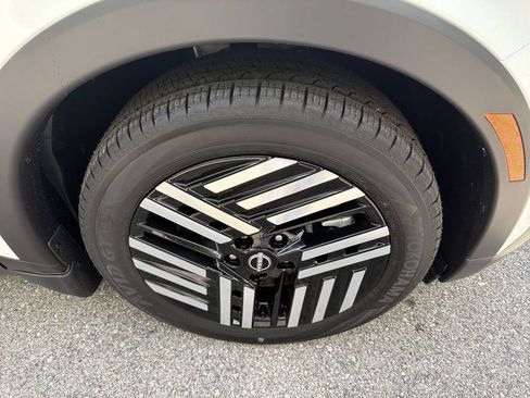 New 2026 Nissan Leaf SV+ w/ Floor Mat Package (SV+) FWD image 14