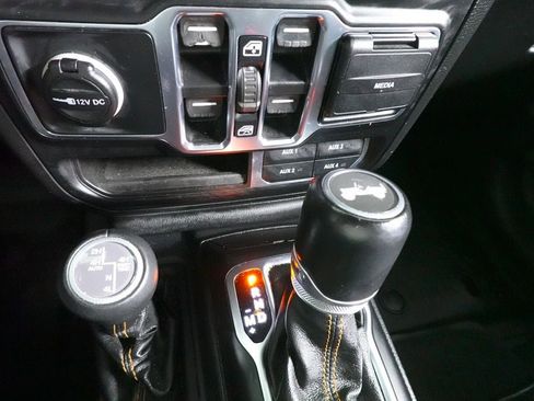 Used 2021 Jeep Wrangler Unlimited Sahara AWD/4WD image 17