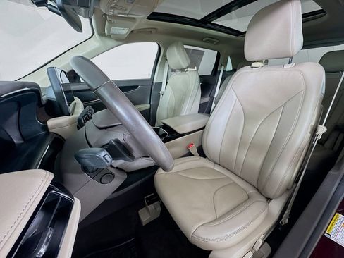 Used 2023 Lincoln Nautilus Reserve image 2