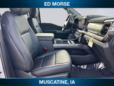 New 2026 Ford F250 Lariat w/ Black Appearance Package image 15