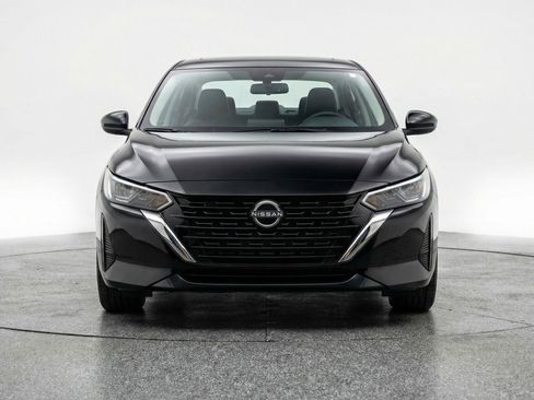 Used 2025 Nissan Sentra SV image 2