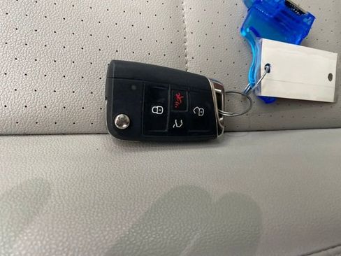 Used 2021 Volkswagen Tiguan SE R-Line image 26